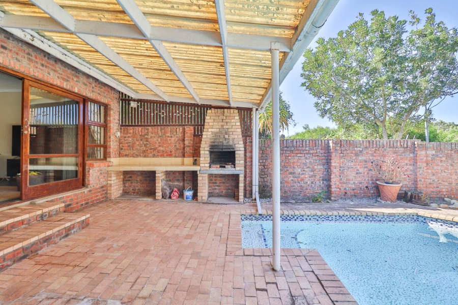 4 Bedroom Property for Sale in Walmer Heights Eastern Cape